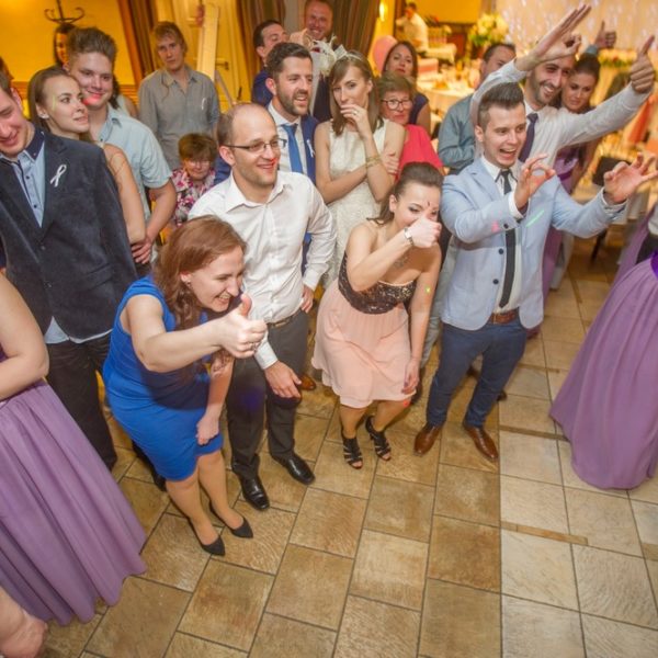 retrocselli lakodalmas zenész esküvői zenész